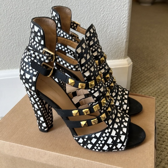 Zara Black and White Block Heels - Picture 2 of 5